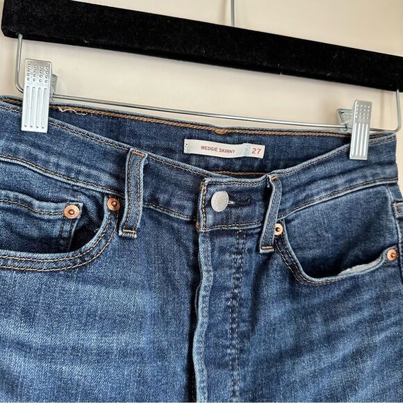 Levi’s the wedgie skinny slightly cropped distressed hem jeans-very flattering - Picture 6 of 14